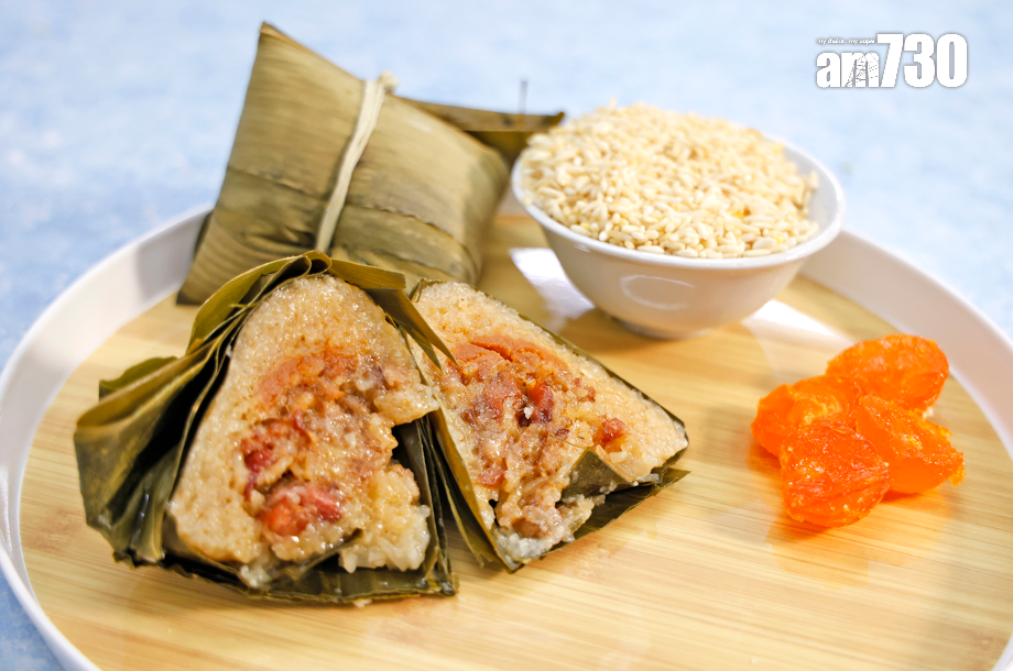 蛋黃肉粽的米先以醬油浸泡,配上五花肉香而不膩,十分足料。攝:林俊源