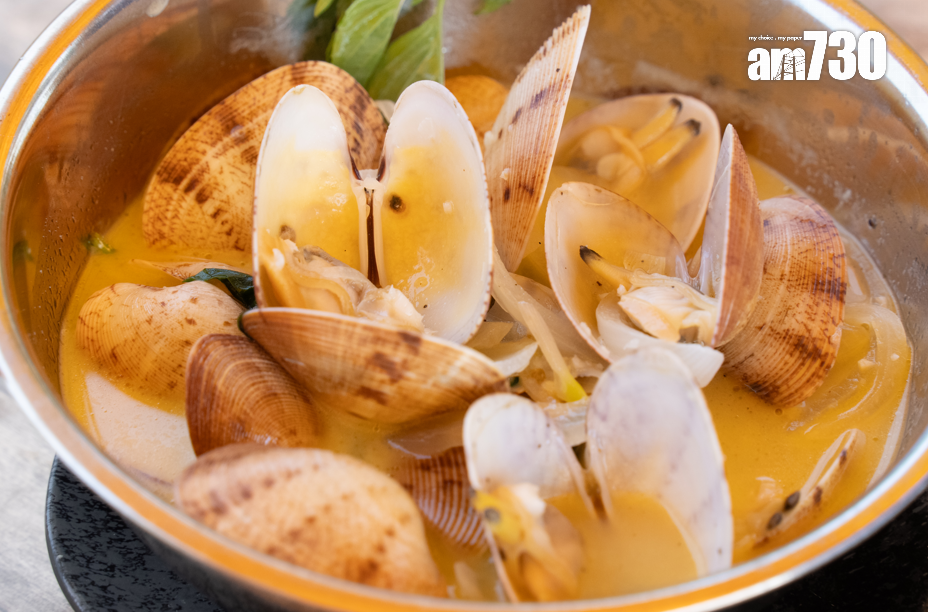 以白麝香葡萄酒入饌的牛油蜆,酒香四溢,蜆肉粒粒飽滿,用料講究。攝:林靄怡