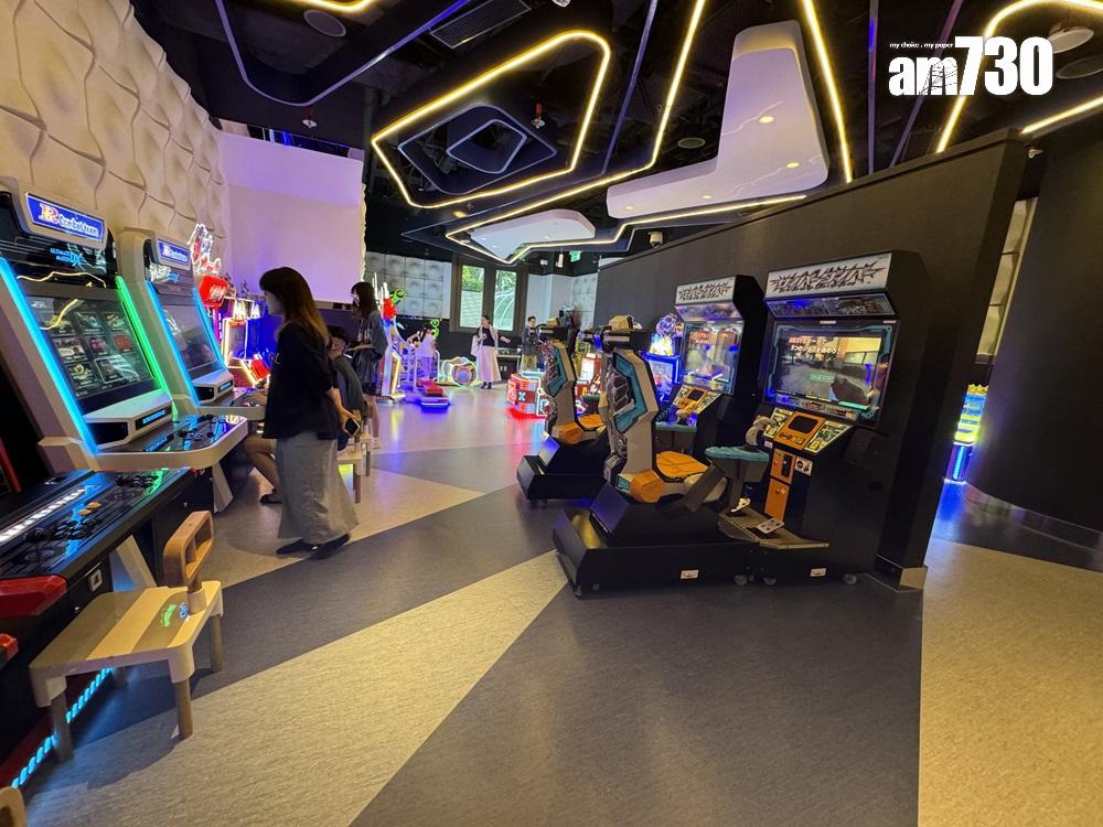 兒童樂園中有繩網、鏡迷宮、手工工作坊、充氣彈床及多款大型電子遊戲機等。