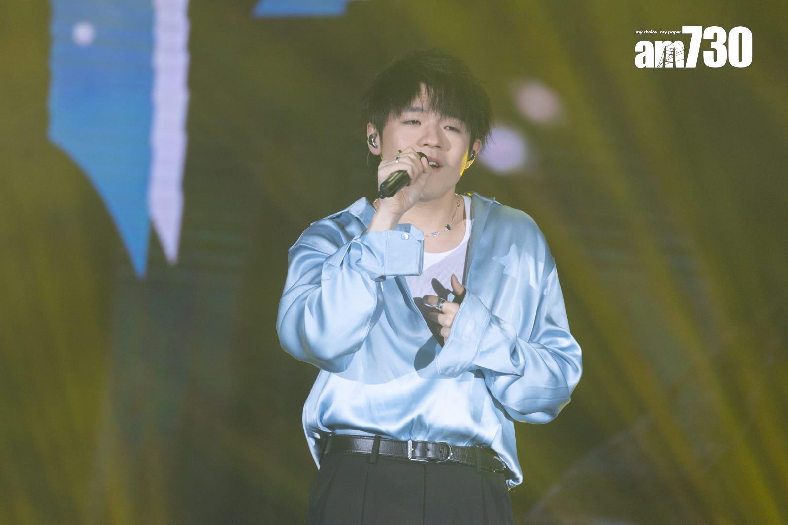 陳卓賢移師會展與3000位粉絲慶祝。 (蘇文傑攝)