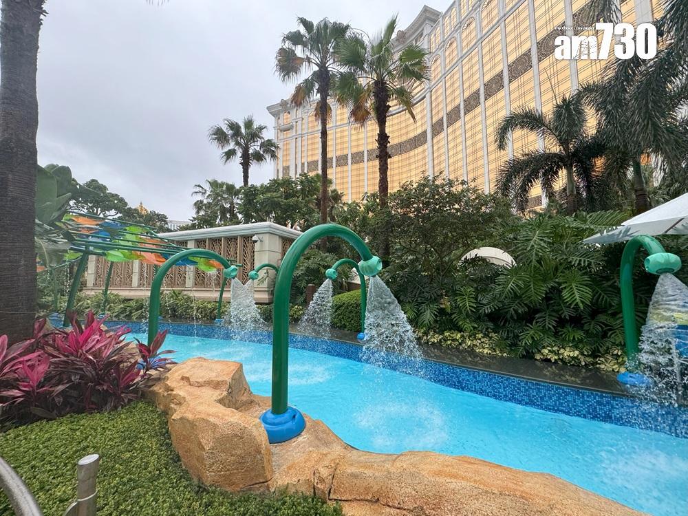 入住澳門JW萬豪酒店的賓客除了可以享用酒店泳池,品嘗池畔酒吧的美食外,更可暢享天浪淘園的設施。