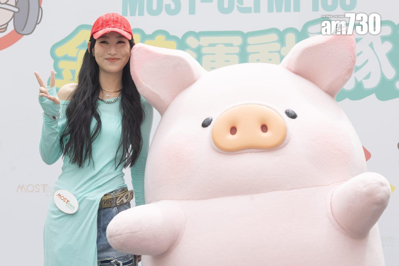 炎明熹離巢風波後首現身。 (蘇文傑攝)