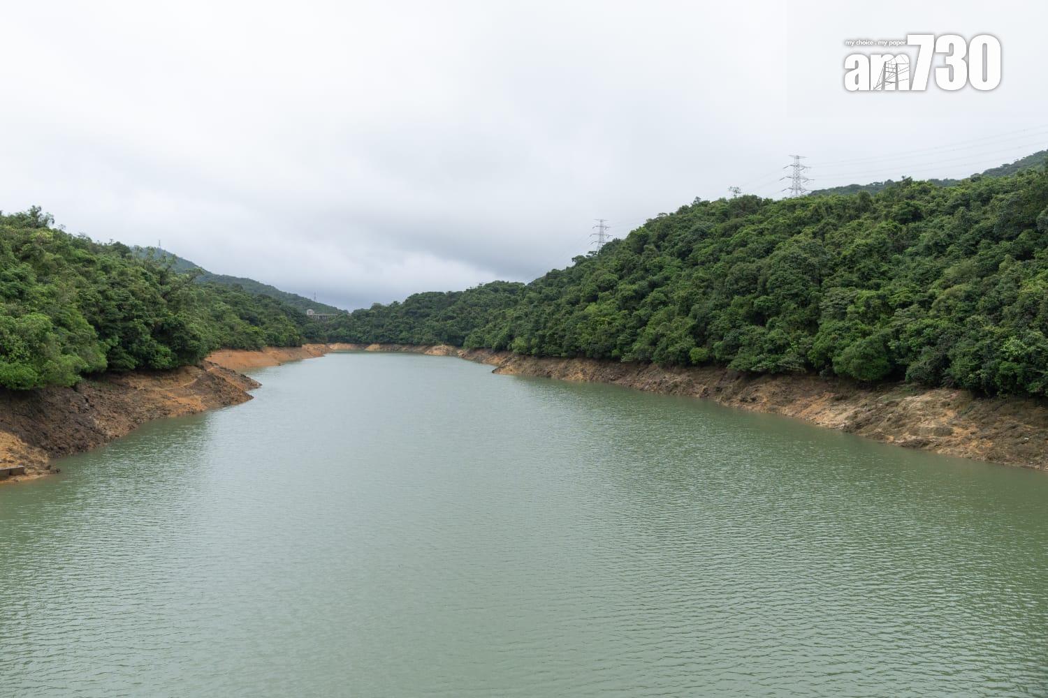 稱以人性化方式調整水費 水務署署長:不會突然加好多(蘇文傑攝)