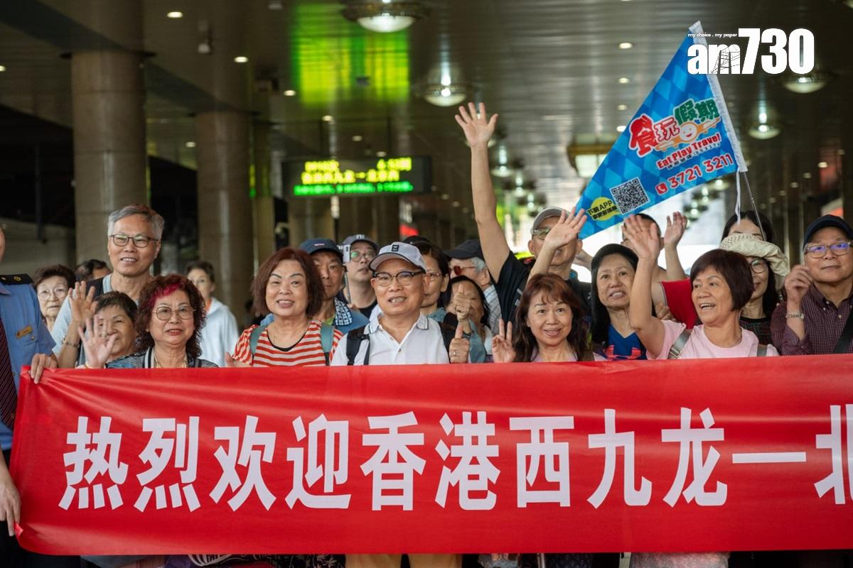 高鐵香港段動臥列車首航,內地當局在北京西站舉行歡迎儀式。(陳奕釗攝)