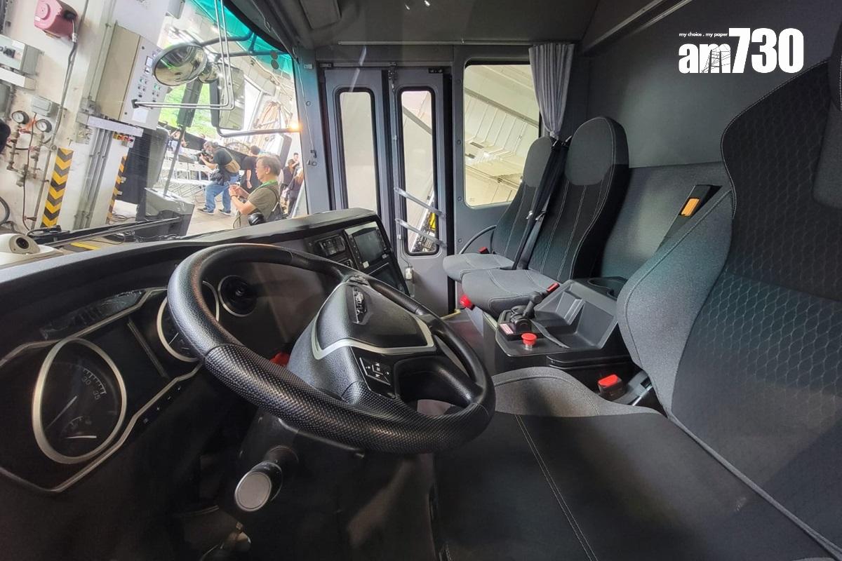 食環署將試驗3輛左軚氫能電動洗街車。(鍾式明攝)