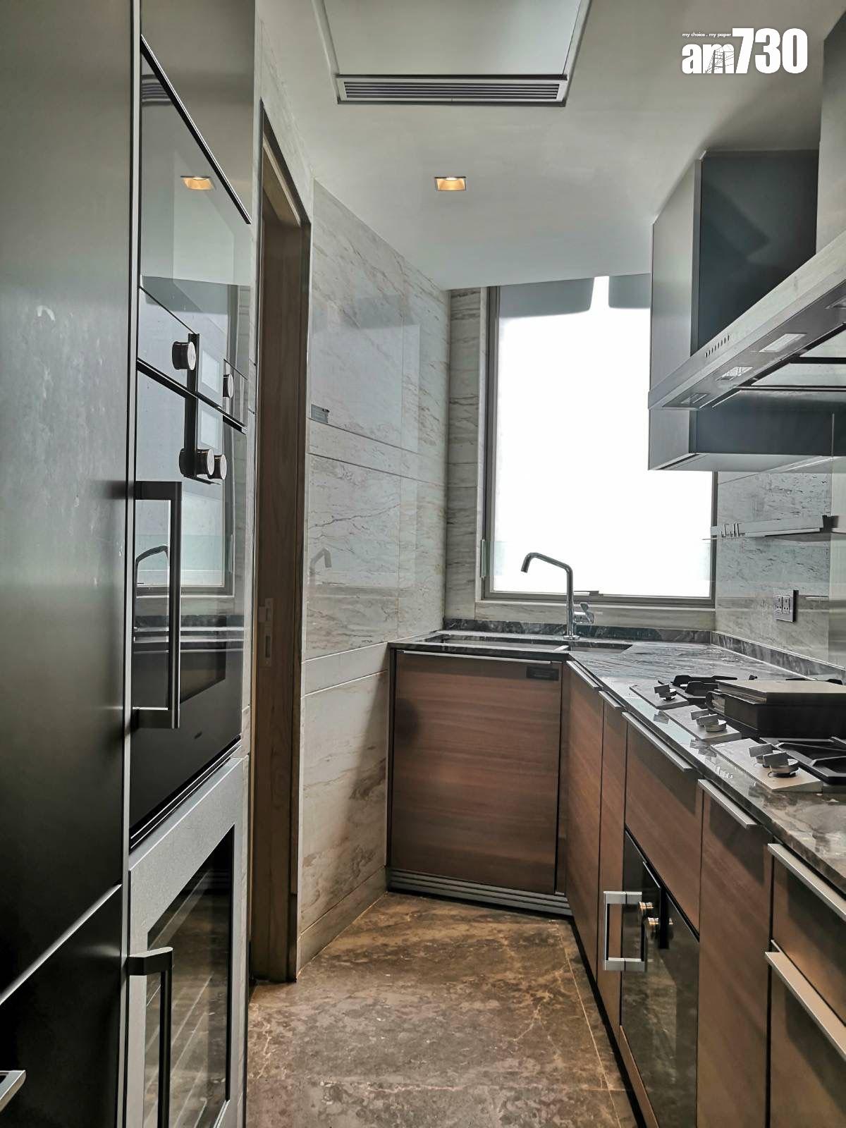 北角半新屋苑四房擁維港全煙花海景 5年轉手蝕271萬(多圖)|二手蝕讓