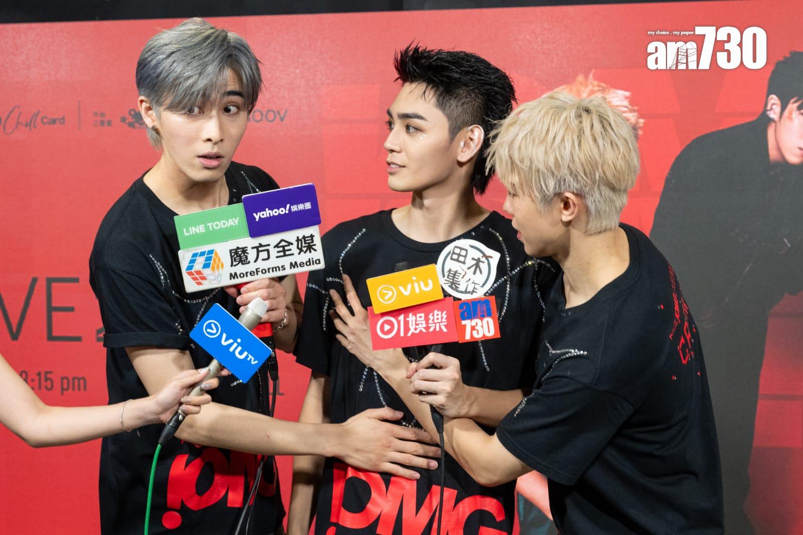 P1X3L大玩互摸驗證腹肌胸肌。(陳奕釗攝)