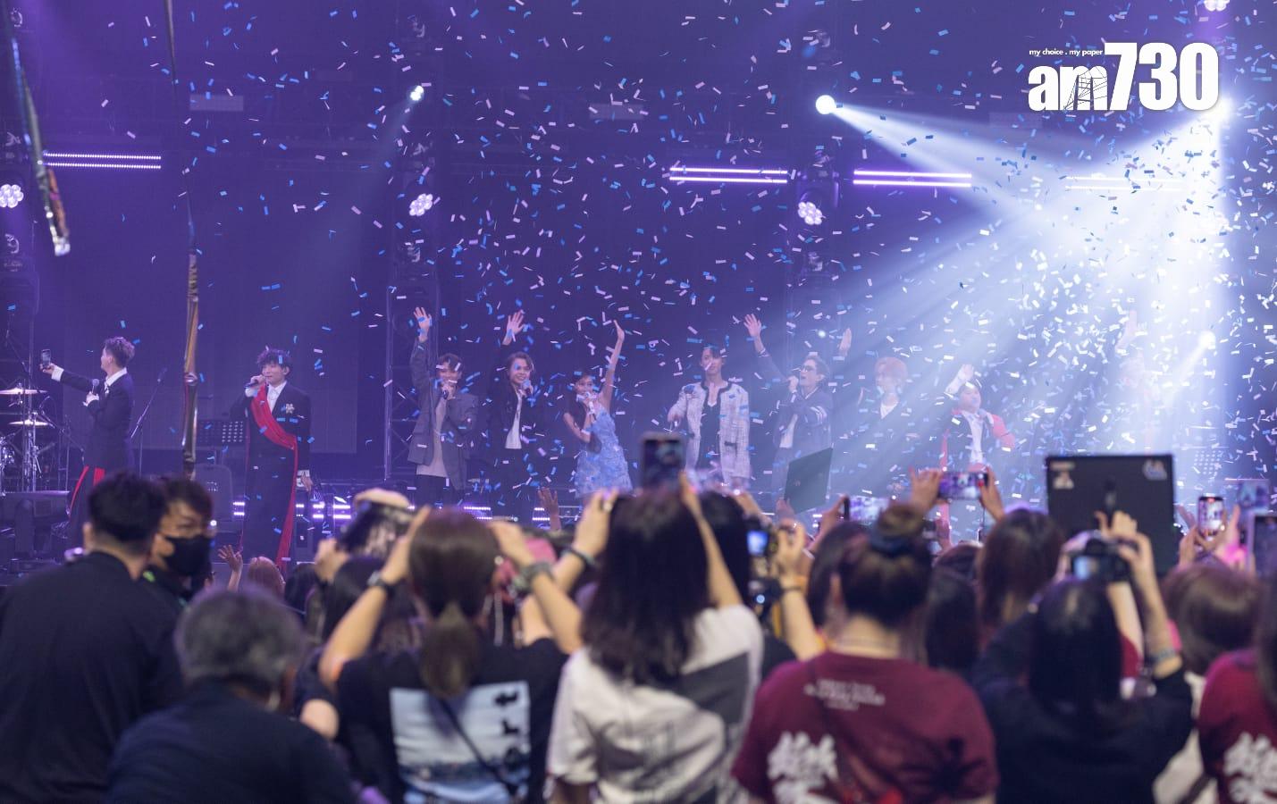 JESSICA與MIRROR和ERROR大合唱,結束音樂會《Katch the POP》音樂會。(蘇文傑攝)