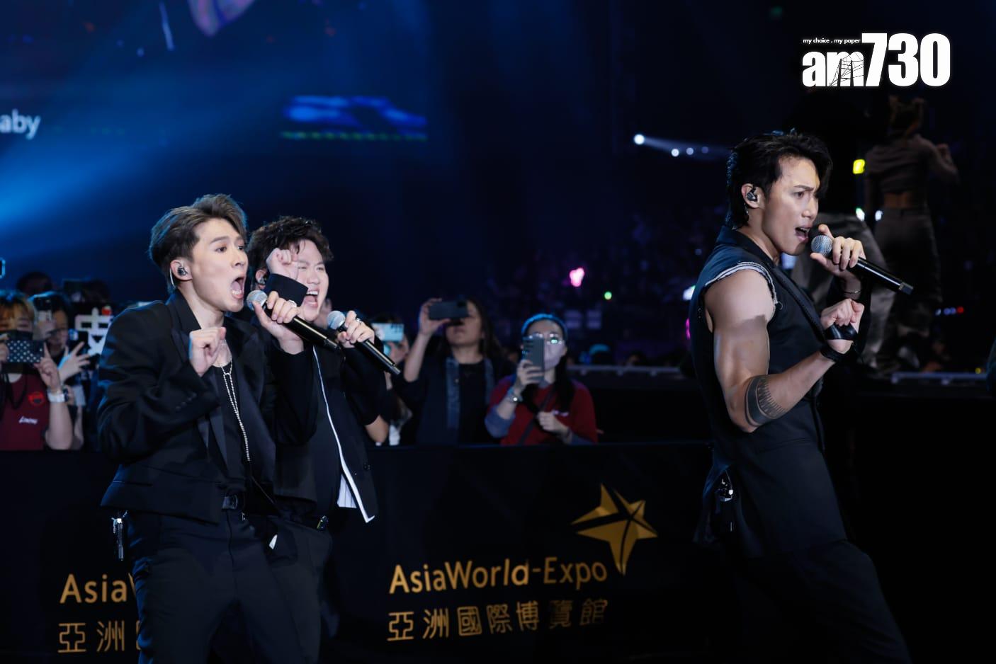 Stanley在《Katch the POP》音樂會奉上跳唱新歌,並與Frankie、肥仔和Dee哥獻上多首跳唱歌。(蘇文傑攝)