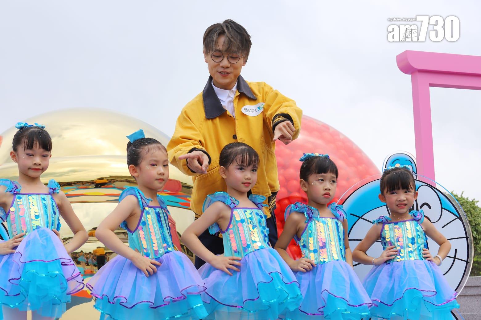 林家謙出席《100%多啦A夢&FRIENDS》展覽活動,並獻唱《神奇的糊塗魔藥》。(羅錦鴻攝)