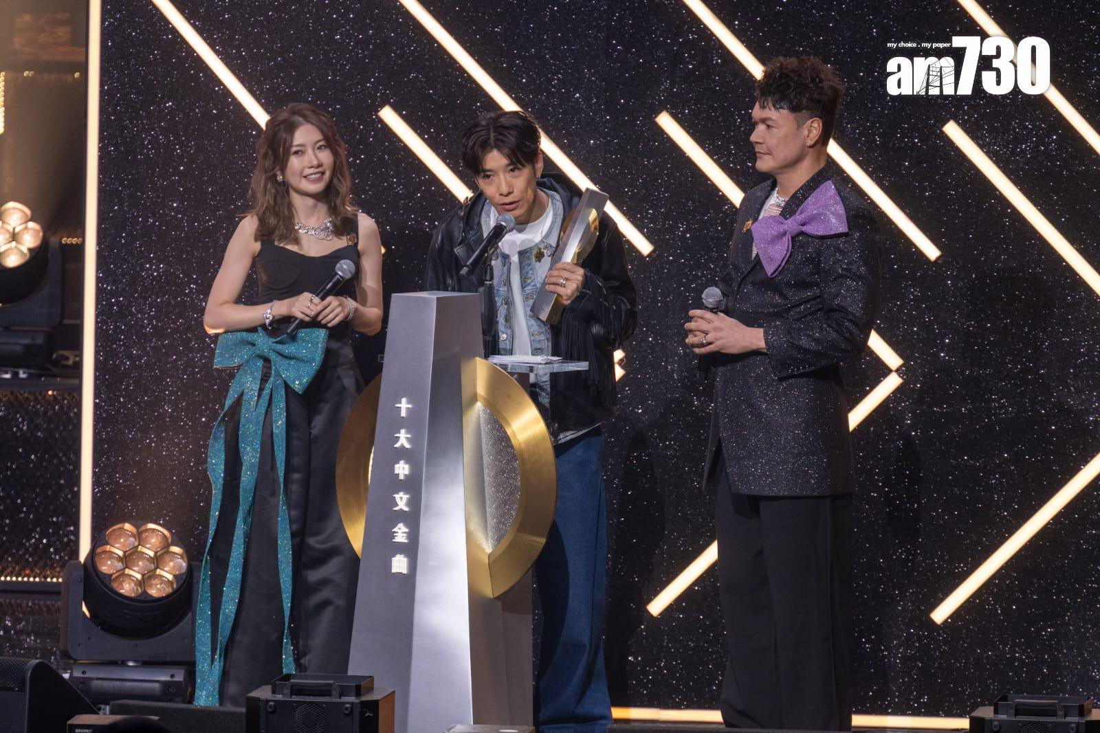 洪嘉豪的《只要你不尷尬》獲頒「十大中文金曲獎」。(陳奕釗攝)