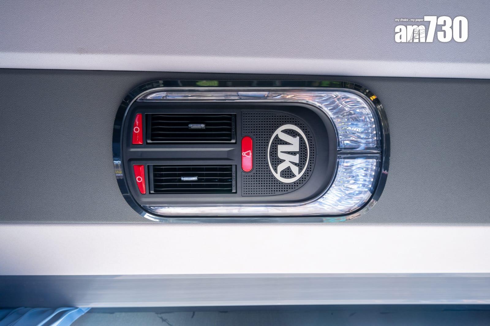 引入首輛電動旅遊巴投入跨境服務 明起免費試搭一個月 (陳奕釗攝)