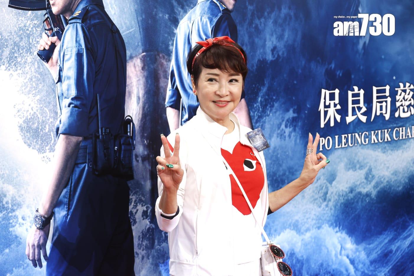 拉姑率領《中年好聲音2》成員現身《海關戰線》首映禮。(林俊源攝)