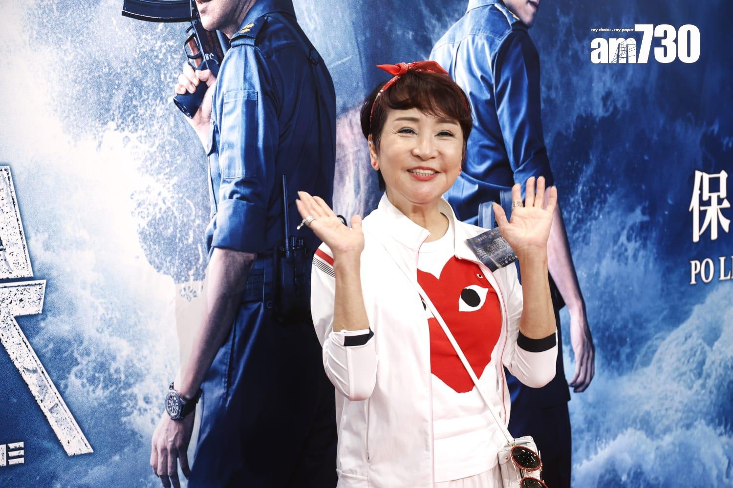 拉姑率領《中年好聲音2》成員現身《海關戰線》首映禮。(林俊源攝)