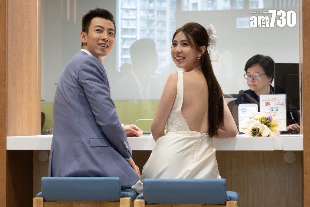 將軍澳婚姻登記處228對準新人預約,新人大讚婚禮禮堂氣氛好打卡位靚。(蘇文傑攝)