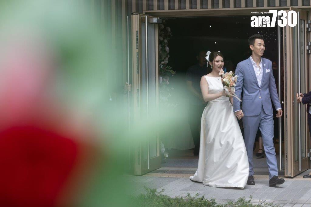 將軍澳婚姻登記處228對準新人預約,新人大讚婚禮禮堂氣氛好打卡位靚。(蘇文傑攝)