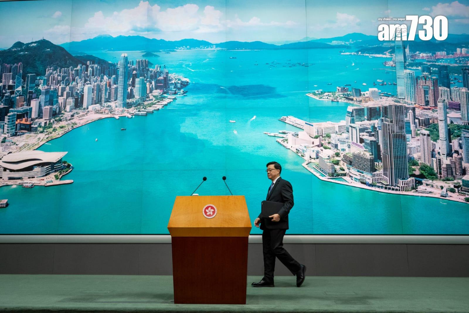 行政長官李家超在行會前傳媒。(陳奕釗攝)