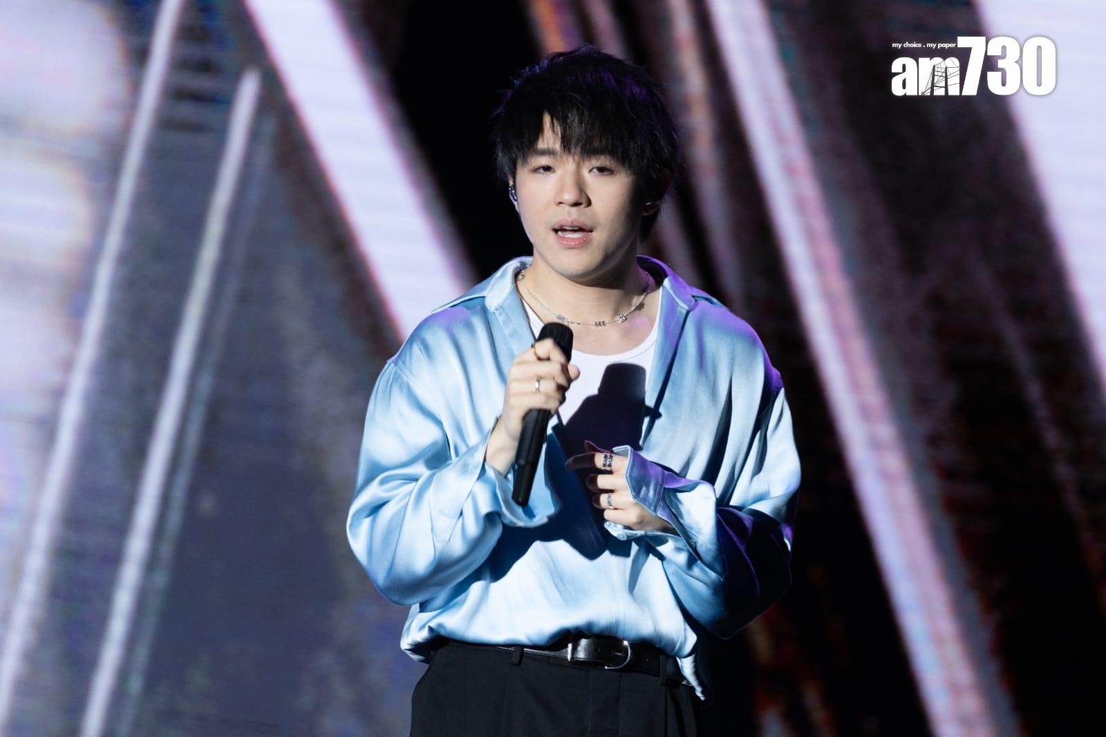 陳卓賢移師會展與3000位粉絲慶祝。 (蘇文傑攝)