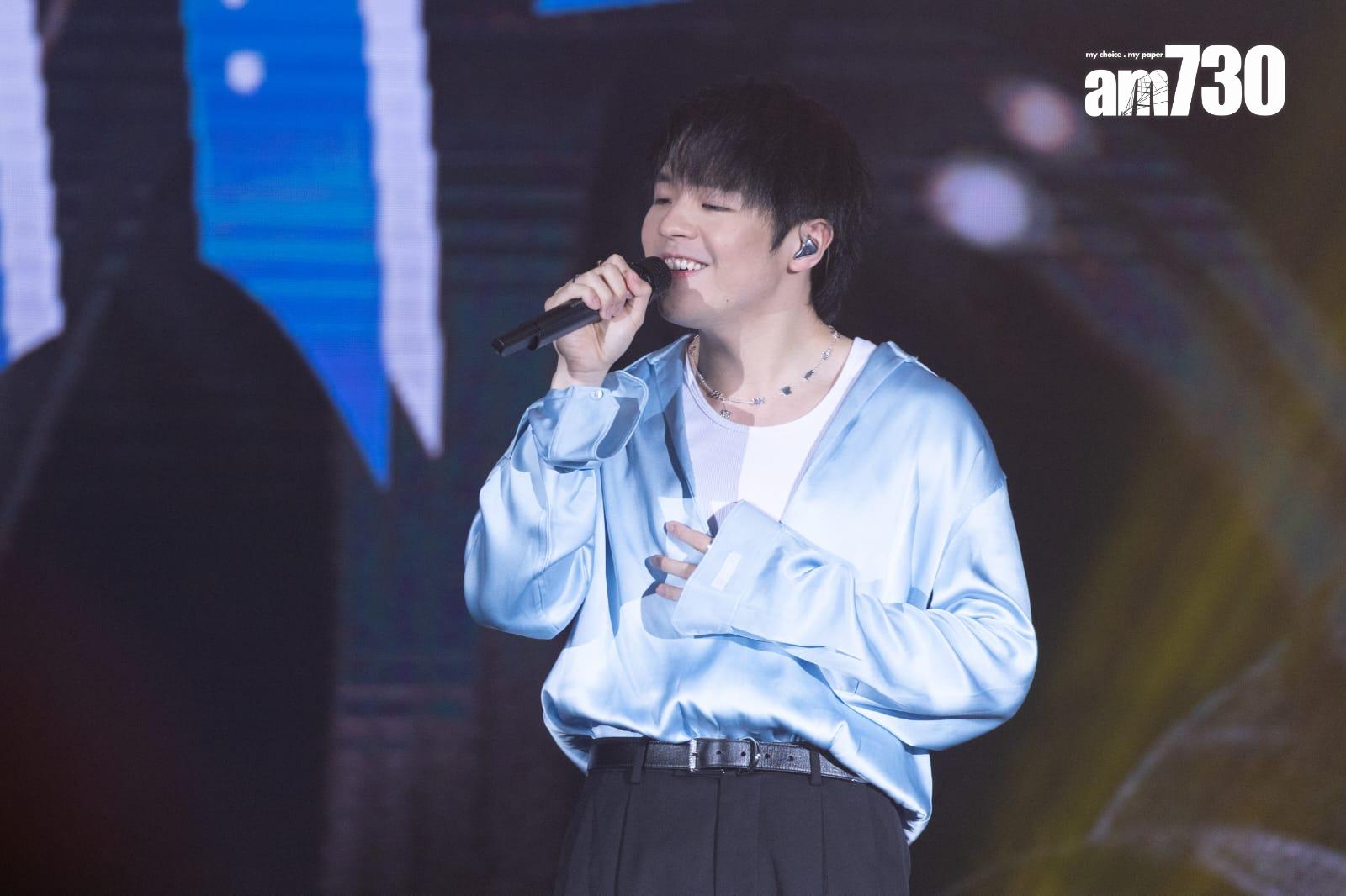 陳卓賢移師會展與3000位粉絲慶祝。 (蘇文傑攝)