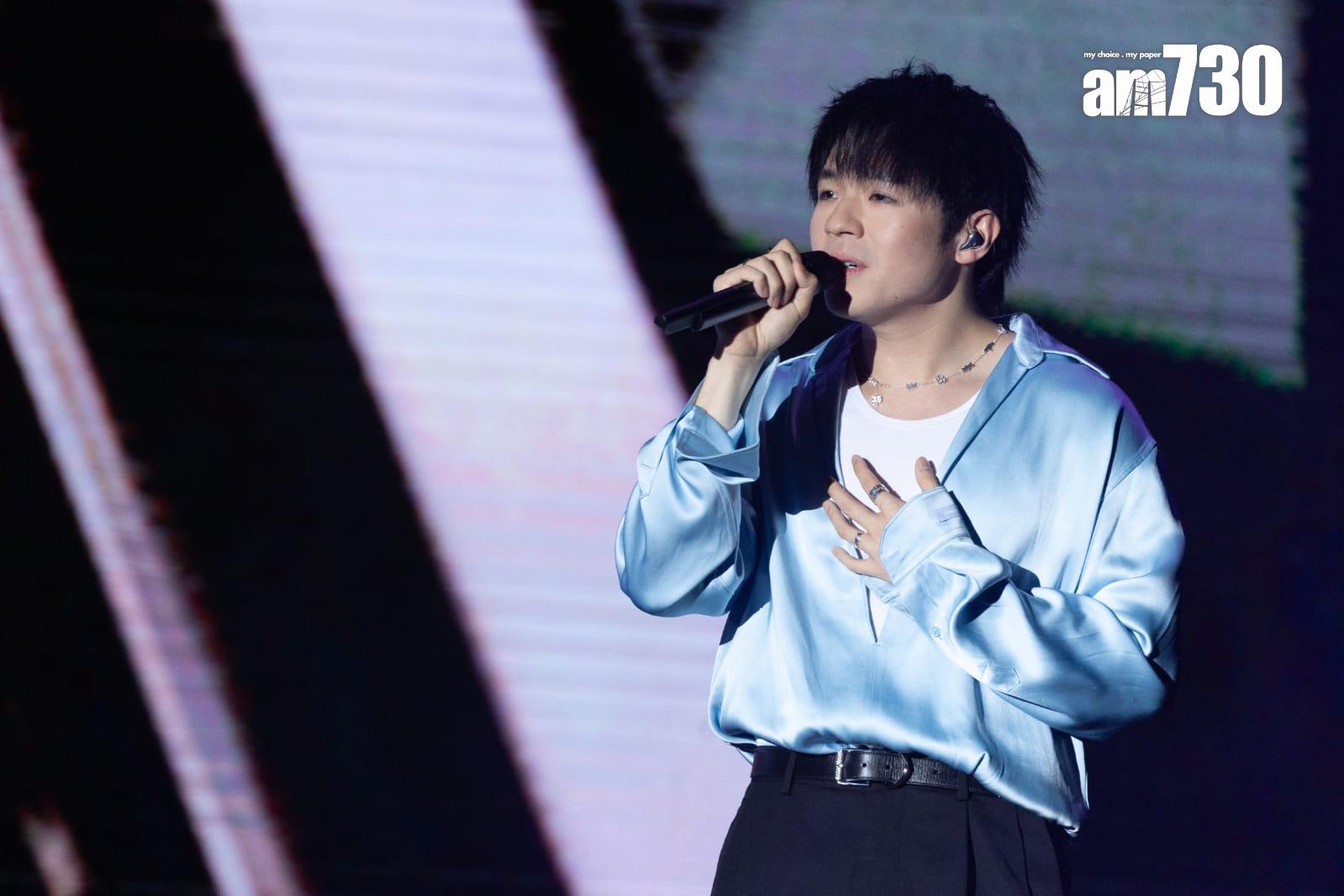 陳卓賢移師會展與3000位粉絲慶祝。 (蘇文傑攝)