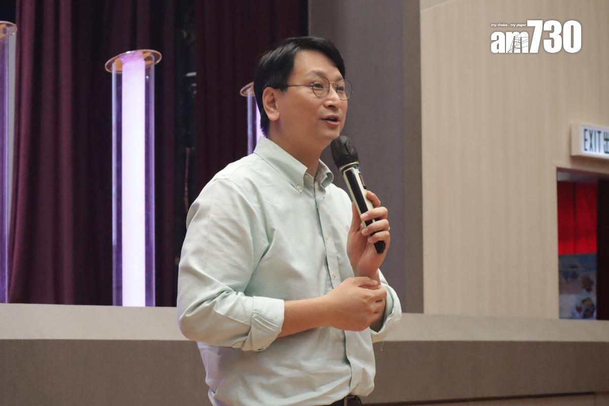 鄧家彪強調平安鐘的重要性。(林嘉瑩攝)