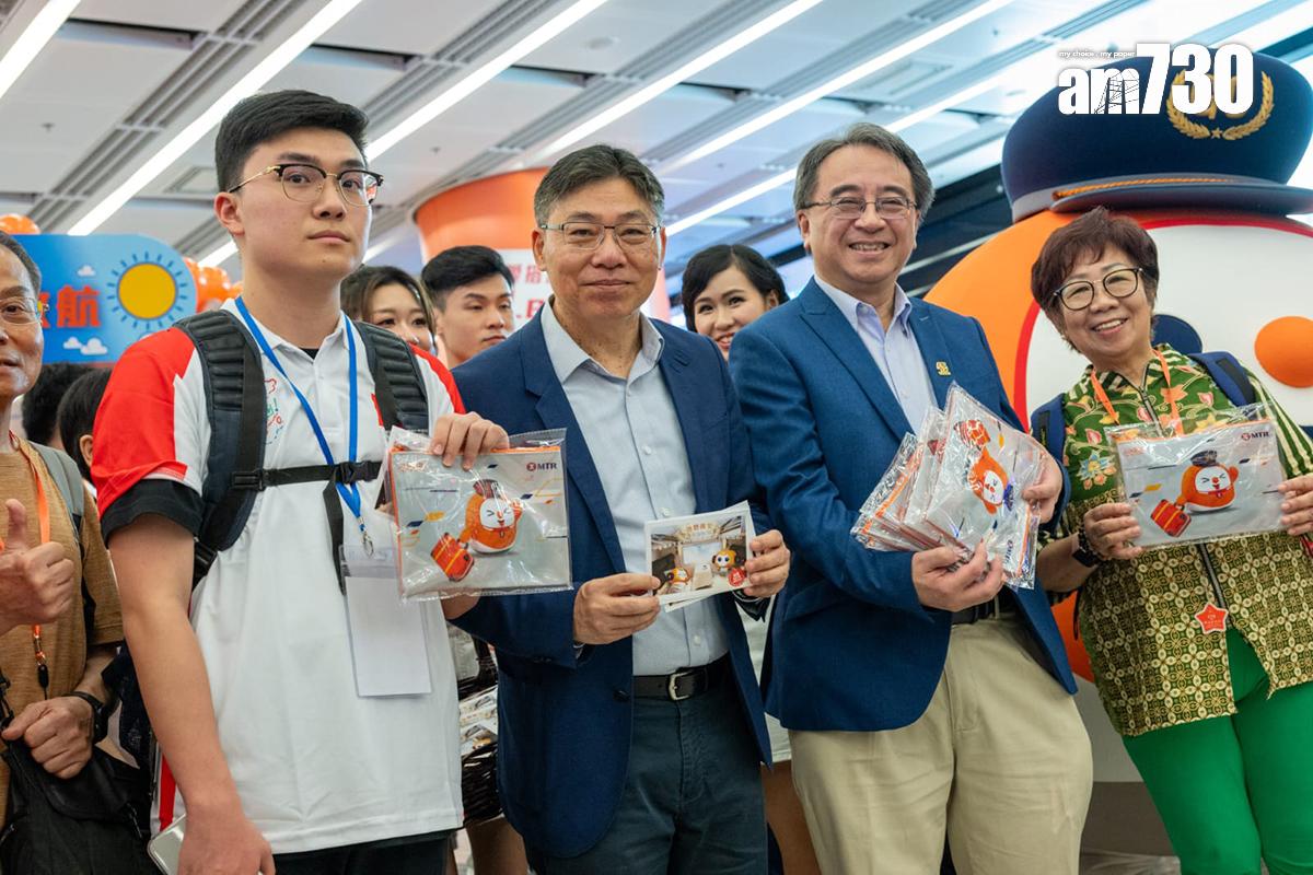港鐵為首班京港動臥列車舉行歡送儀式。(陳奕釗攝)