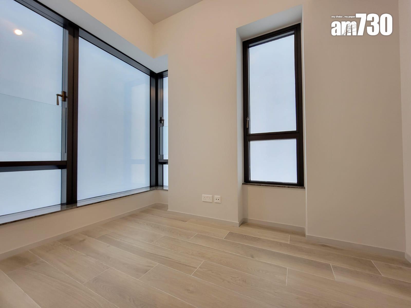 柏蔚森I示範單位|560呎交樓標準三房套曝光 客廳寬敞易擺家具(多圖有片)|啟德新盤