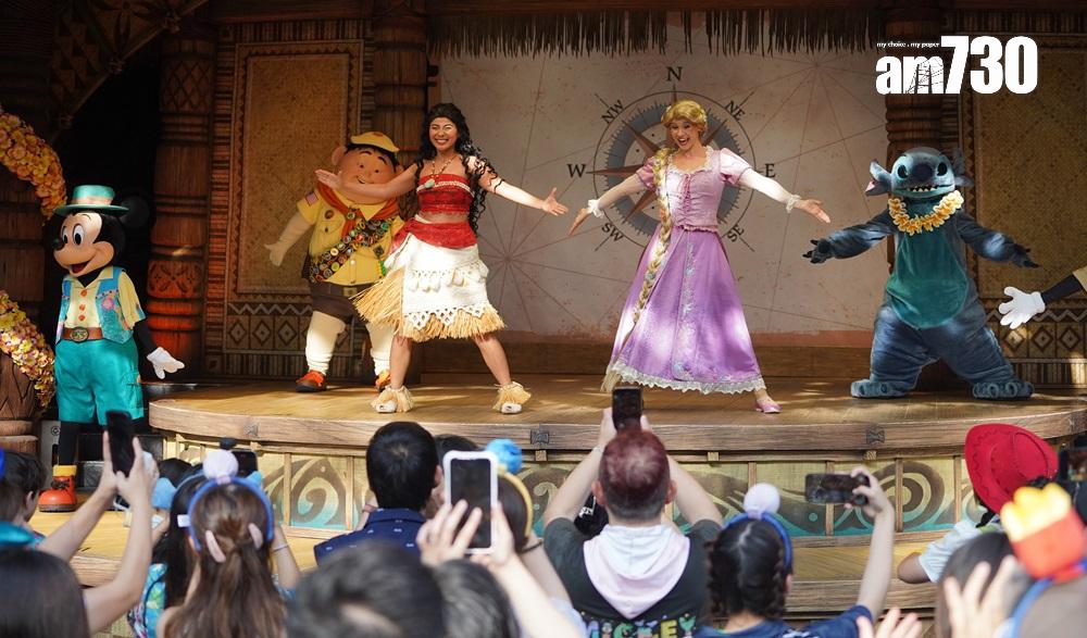 長髮公主樂佩更首次加入,與大家一同走進《魔髮奇緣》中的懶小鴨餐廳,與惡霸們一邊唱著「I’ve Got a Dream」,一邊分享夢想!