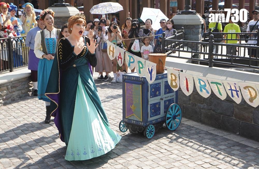 即日至9月1日期間,阿德爾居民將會與皇室樂手及皇室魔「說」家聯手,以各種遊戲及表演與賓客一同大肆慶祝安娜女王的生日。