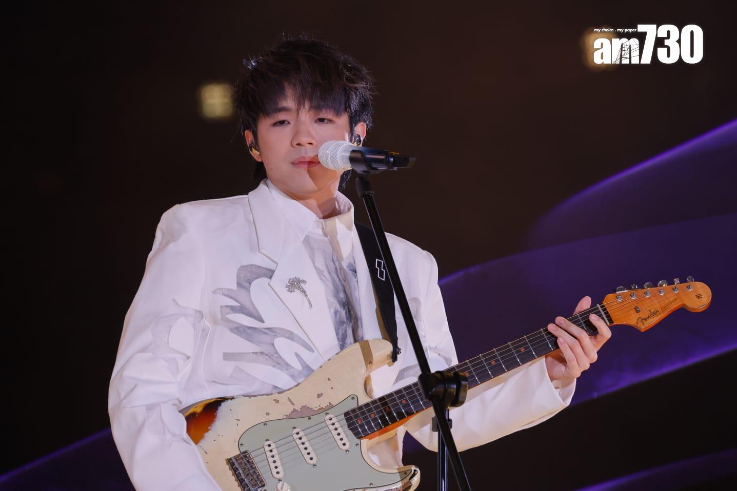 陳卓賢亞博開鑼,以白馬王子look登場。 (蘇文傑攝)