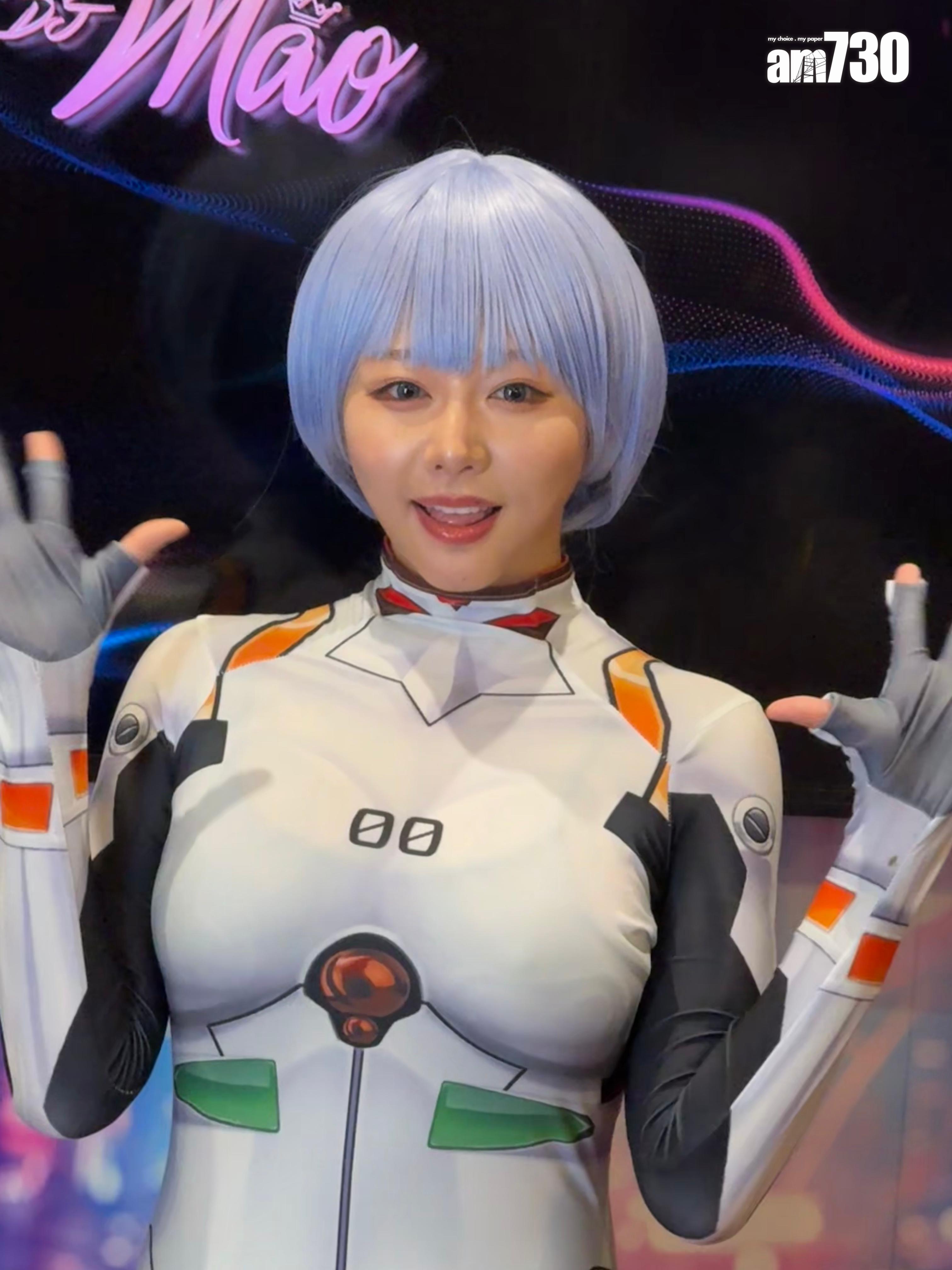 AV女優濱崎真緒cosplay綾波麗現身動漫節。 (吳家偉攝)