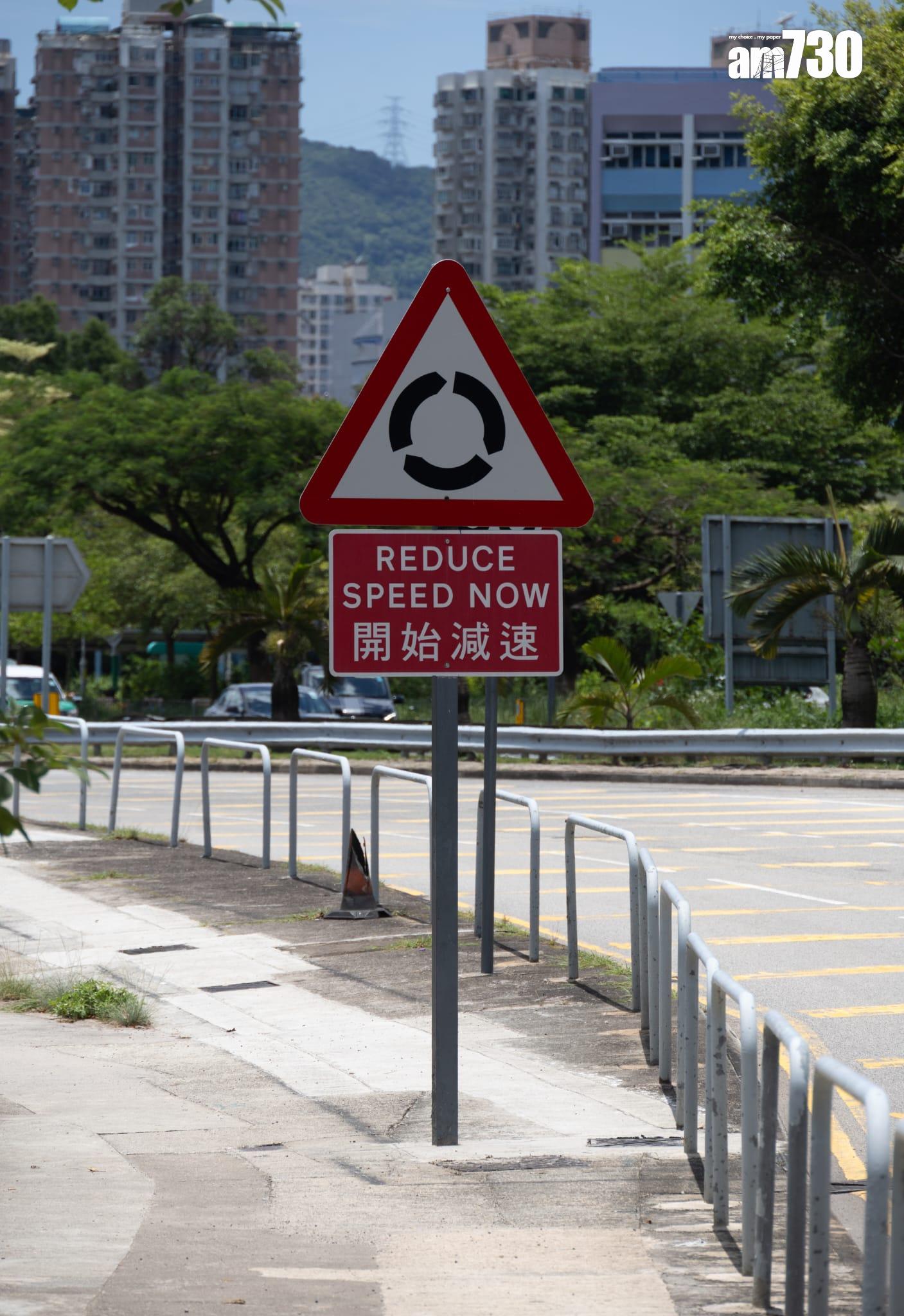 本港中午出現「日當頭」曬到無影的奇景。(蘇文傑攝)