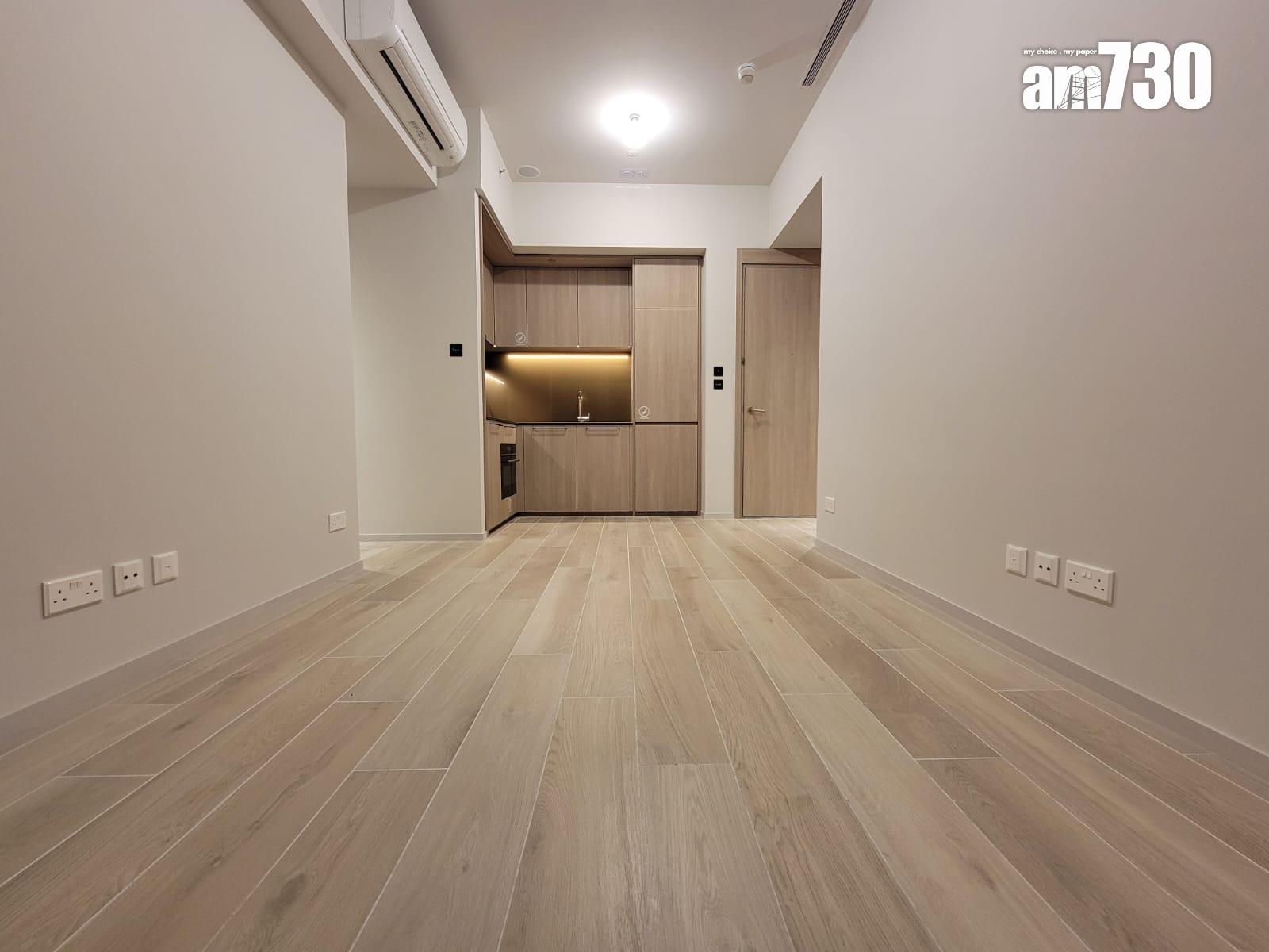 柏蔚森I示範單位|560呎交樓標準三房套曝光 客廳寬敞易擺家具(多圖有片)|啟德新盤