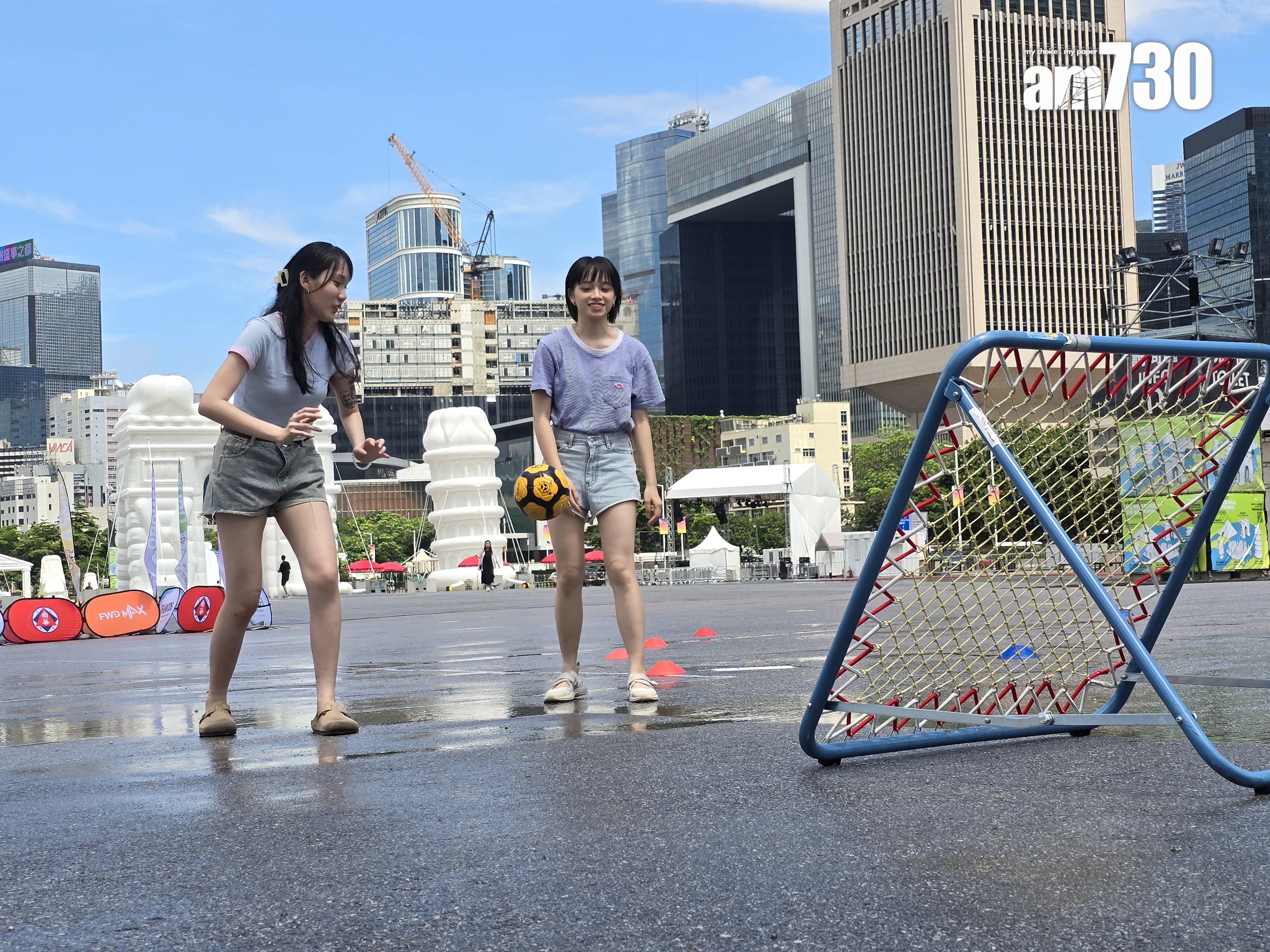 SummerFest 中環夏誌明舉行 五大巨型充氣「世界奇蹟」聚集中環 (李朗僑攝)