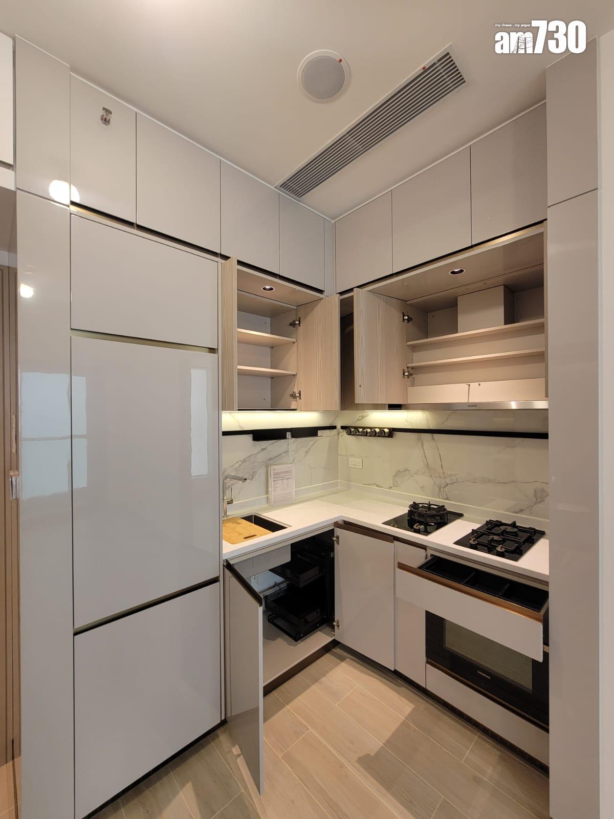 意嵐示範單位|一房及兩房採開廚設計 淺木色儲物櫃空間足|多圖有片