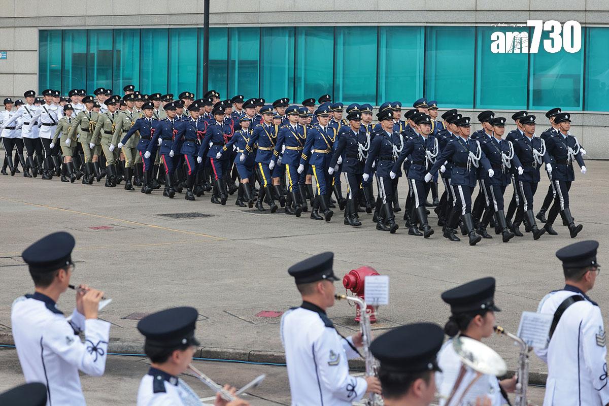 香港回歸27周年,政府在灣仔金紫荊廣場舉行升旗儀式。(中通社)