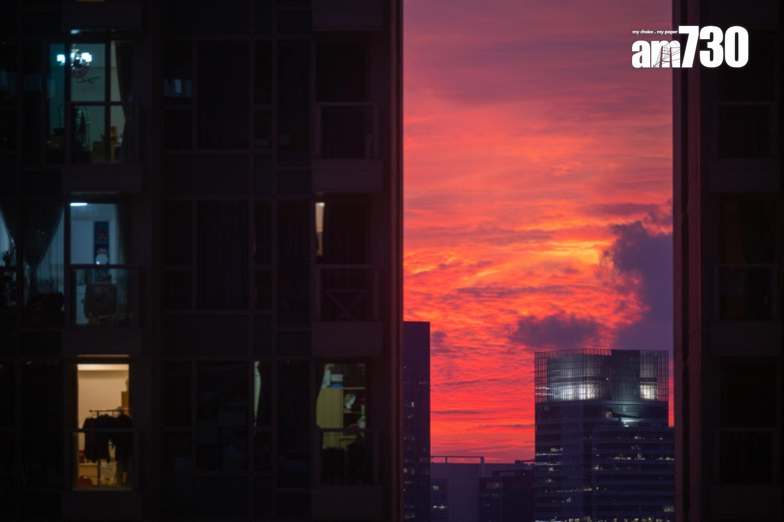 本港過去兩日的黃昏及晚霞時間,不少市民都拍攝到火燒天的美景。(陳奕釗攝)