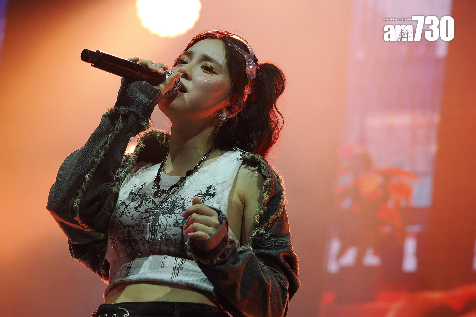 姚焯菲(Chantel)、鍾柔美(Yumi)和詹天文(Windy) 在旺角麥花臣場館舉行《音樂出沒:Let’s play together 演唱會》。