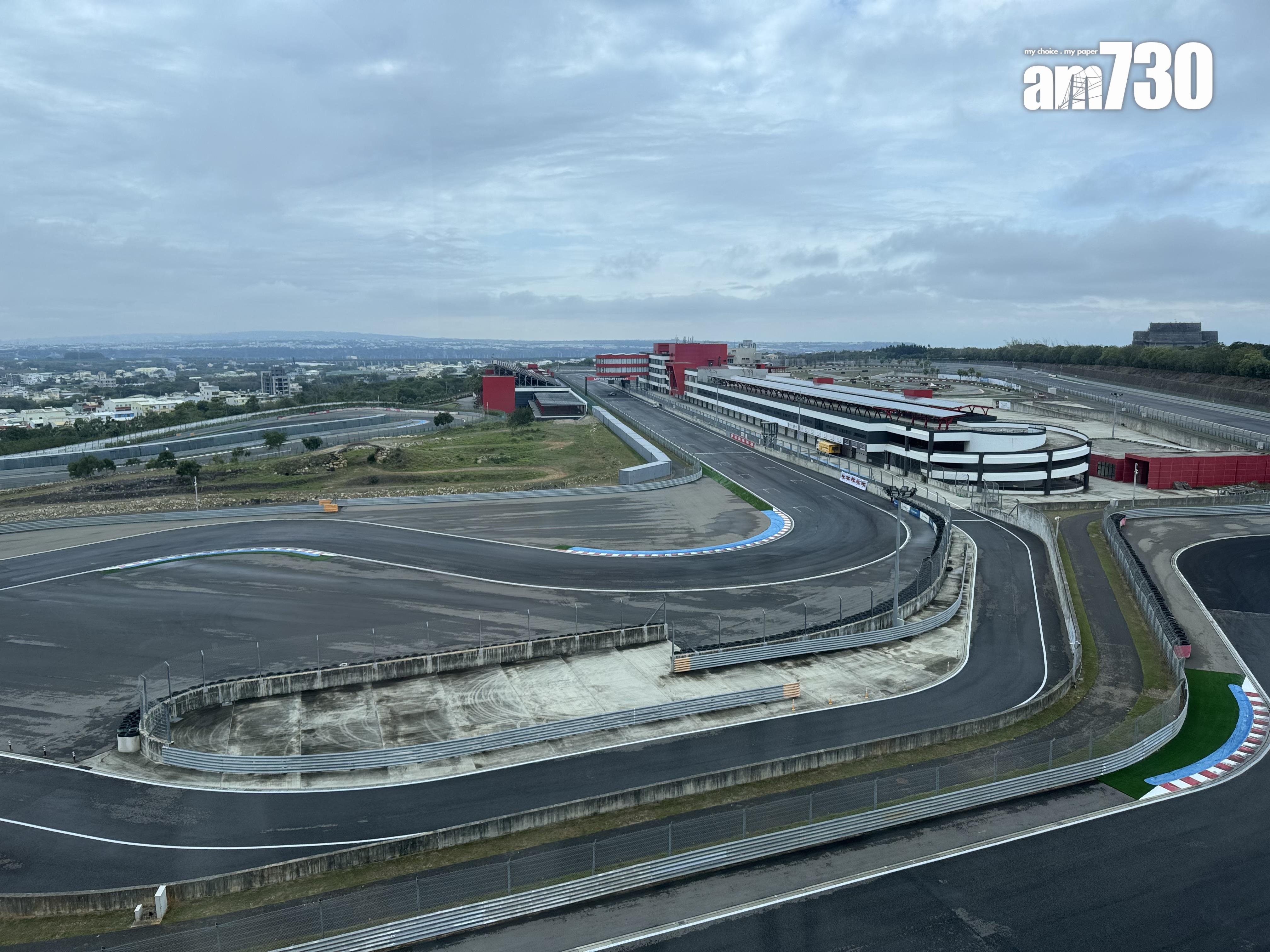 酒店房間陽台可直觀賽事。