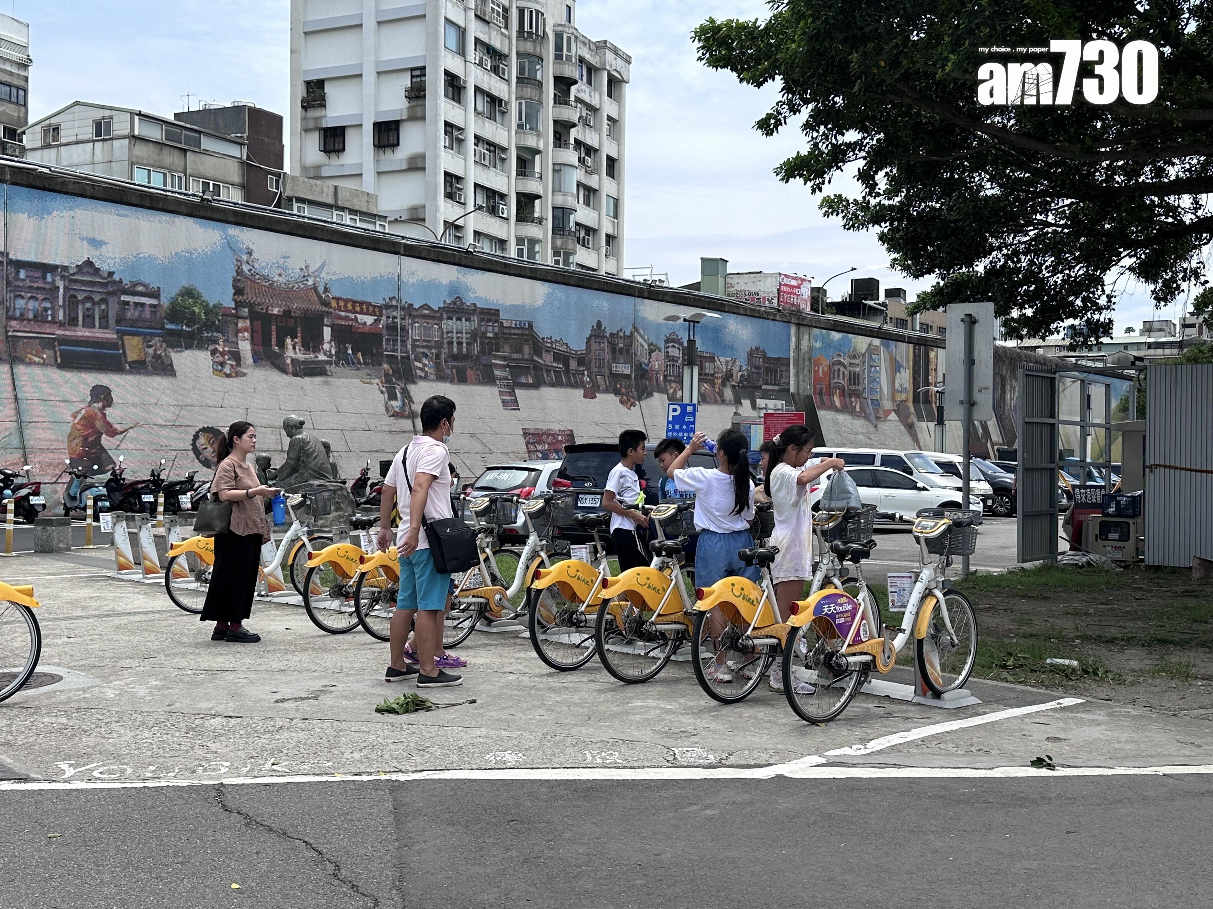 五號水門旁邊就有「YouBike」租借站,超級方便。