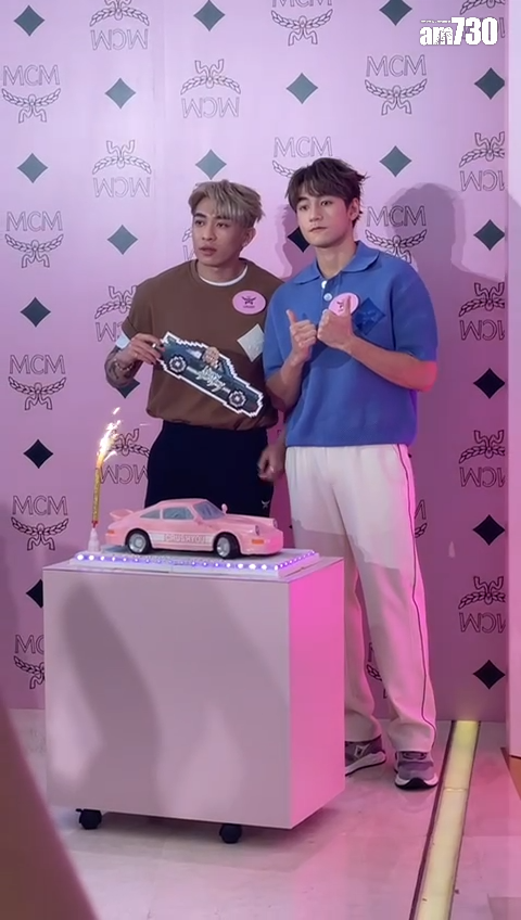 Tyson獲大會送上生日蛋糕。