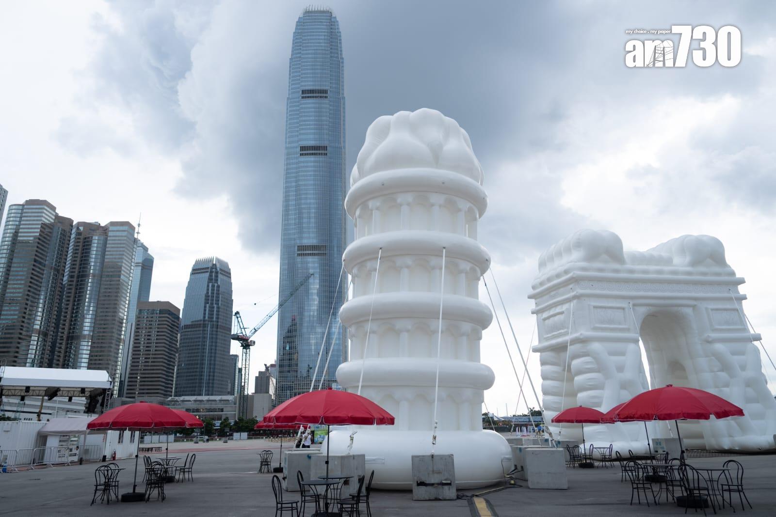 五大巨型充氣「世界奇蹟」聚集中環 (林靄怡攝)