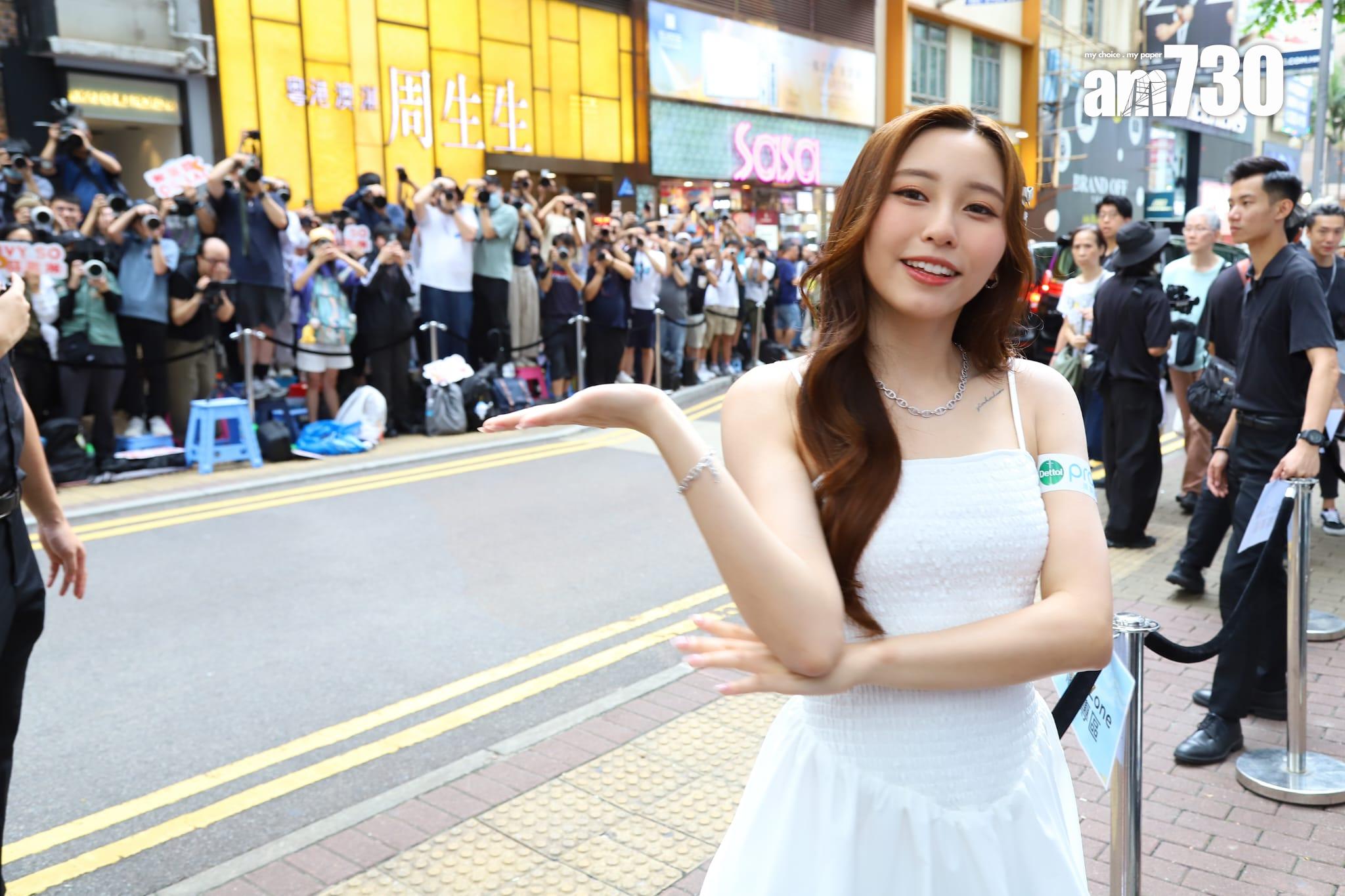 現場粉絲提前一個月向Ivy So預祝生日。(羅錦鴻攝)