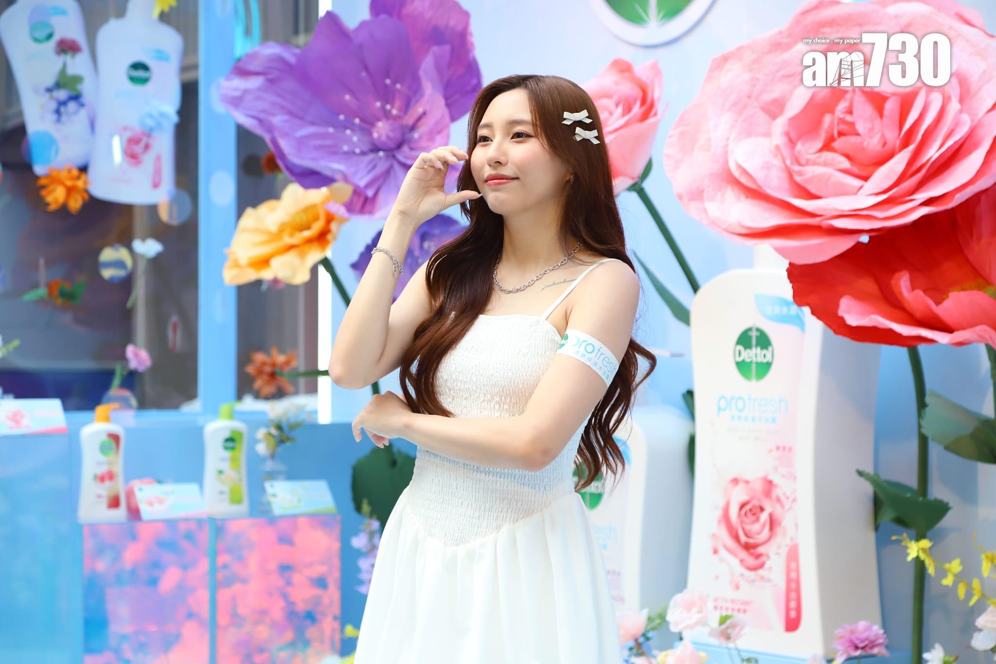 Ivy So成為「沐浴巨星」,現身品牌活動吸引半百「蘇蝦」在對面馬路追星。(羅錦鴻攝)