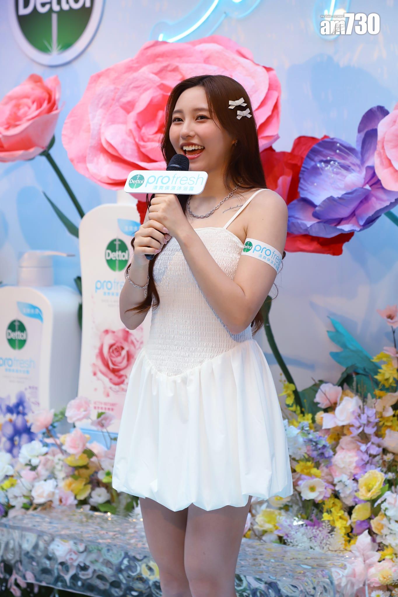 Ivy So成為「沐浴巨星」,現身品牌活動吸引半百「蘇蝦」在對面馬路追星。(羅錦鴻攝)