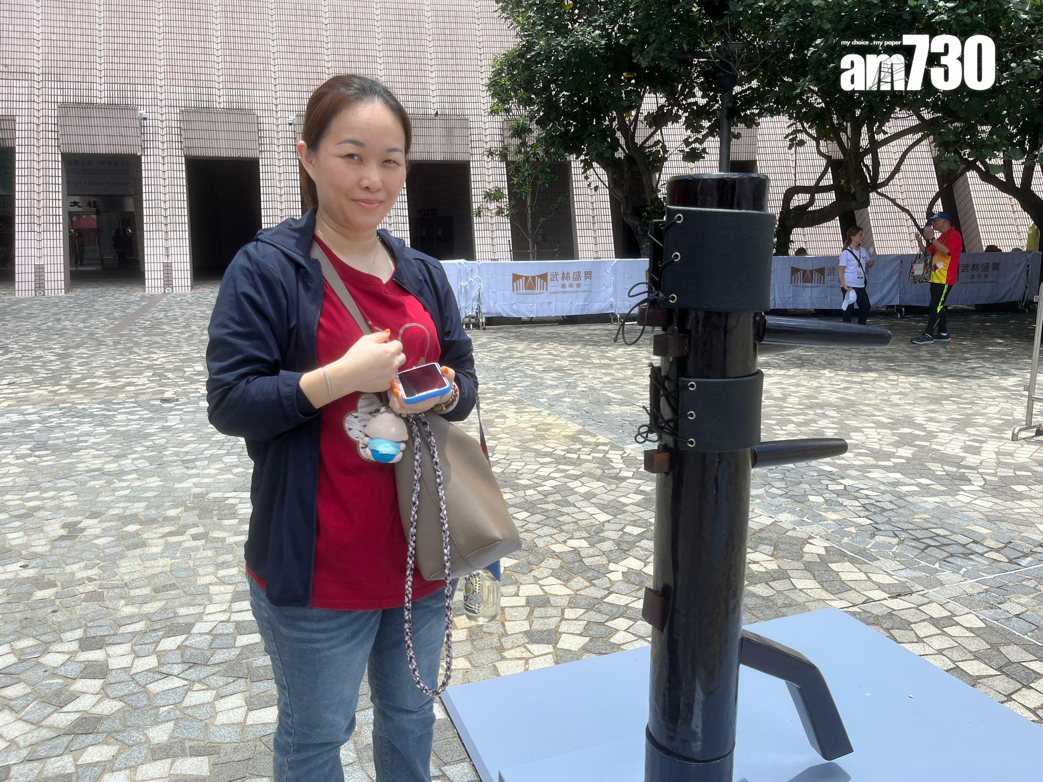 廖女士認為,現場環境不錯、很有藝術感,唯一問題就是天氣太熱,擔心小朋友會中暑。(陳詠琳攝)