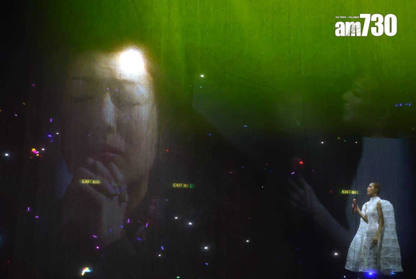 Sammi出場談電影發展時,感觸哽咽。(林俊源攝)