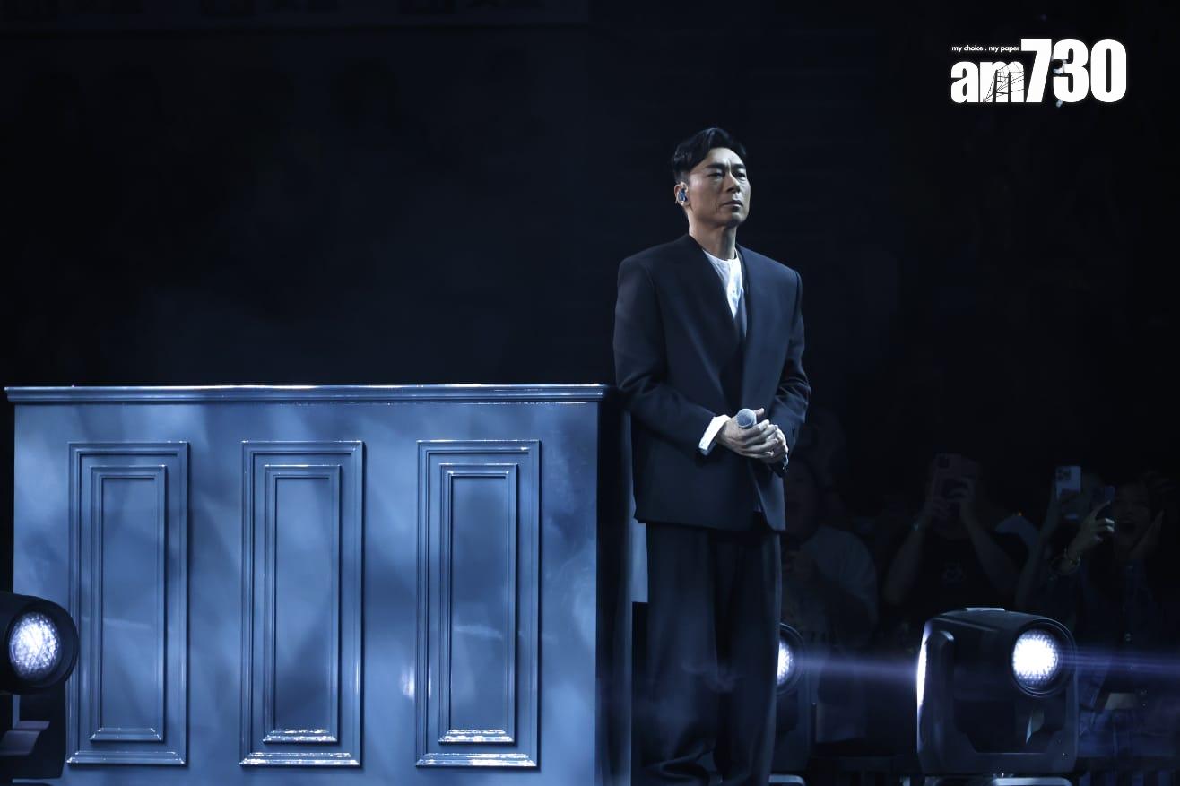 許志安驚喜登場,與Sammi合唱《世紀末煙花》。(林俊源攝)