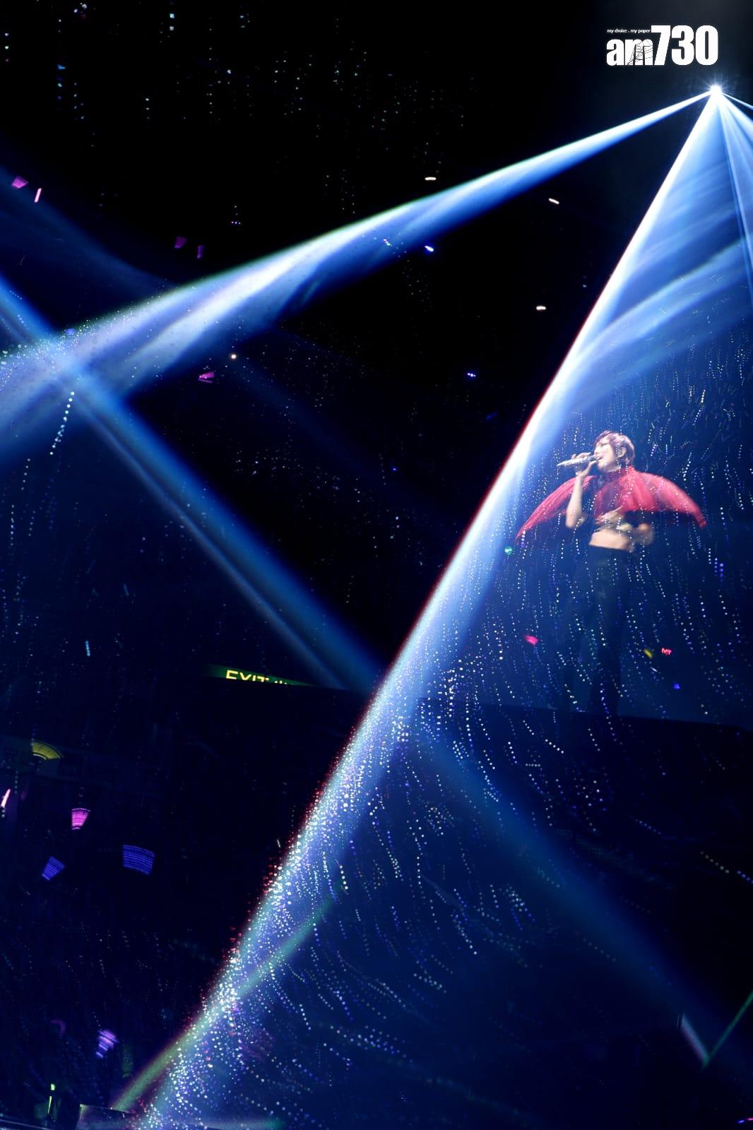 鄭秀文(Sammi)一連13場的《You & Mi 鄭秀文世界巡迴演唱會香港站》正式鑼。(林俊源攝)