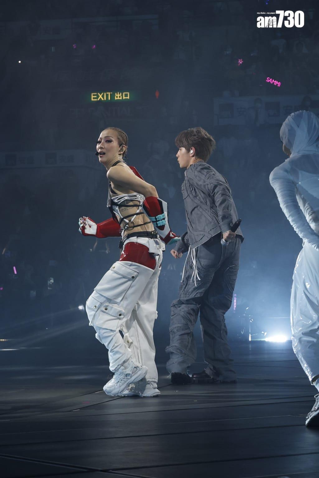 Jeffrey再度出場,與Sammi合唱《致我們的夢想》。